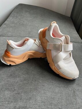 SOREL Mesh Sneakers with Peach Accent - W 8.5